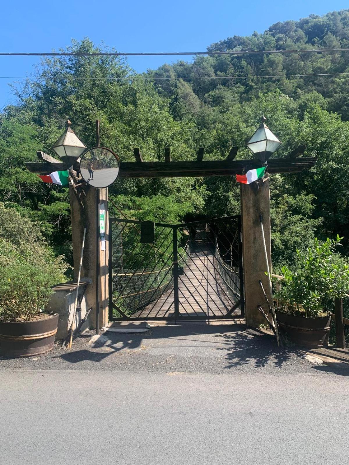 Agricamping Ponteraggio N.1 Hotell Dolceacqua Exteriör bild